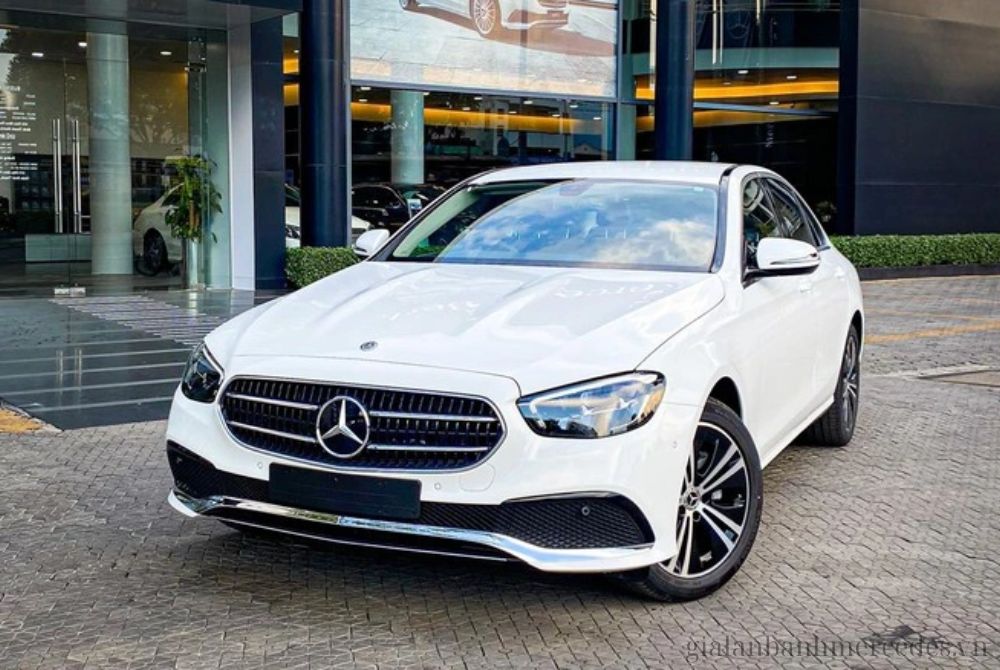 Tổng quan Mercedes E180