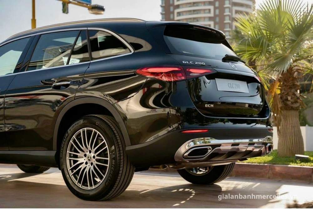 GLC200 VIN 2024 đuôi xe