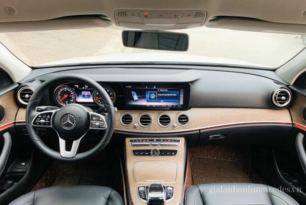 Mercedes-Benz E200 2019 nội thất