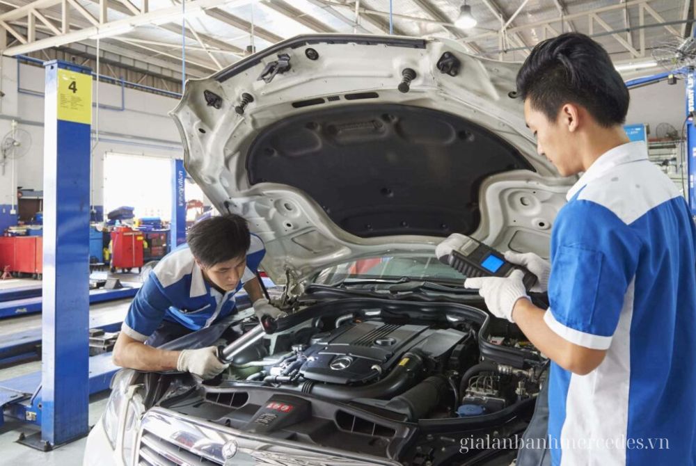 Xử lý lỗi cơ điện trên Mercedes E-Class tại xưởng
