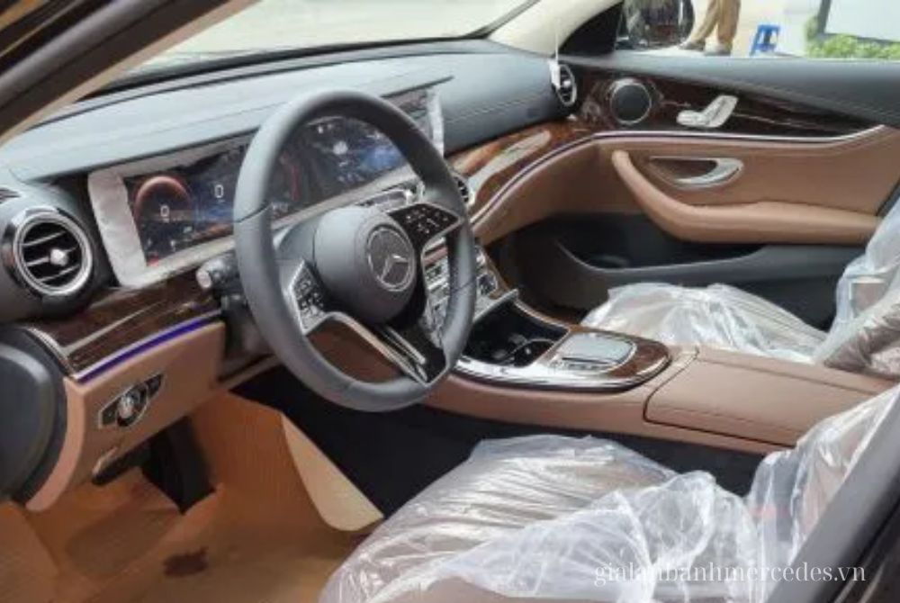 Hình ảnh E200 2021 nội thất