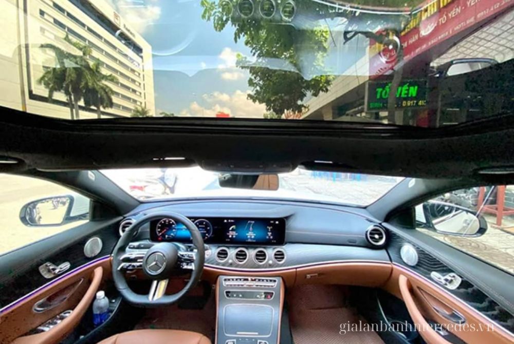 E300 AMG 2021 nọi thất