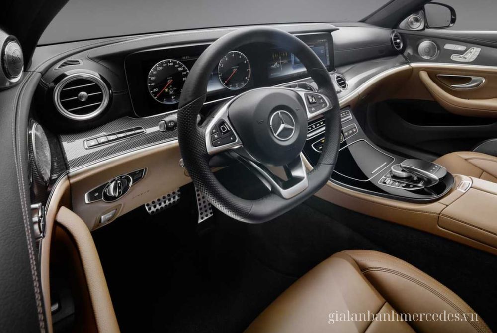 E300 AMG 2022 nội thất