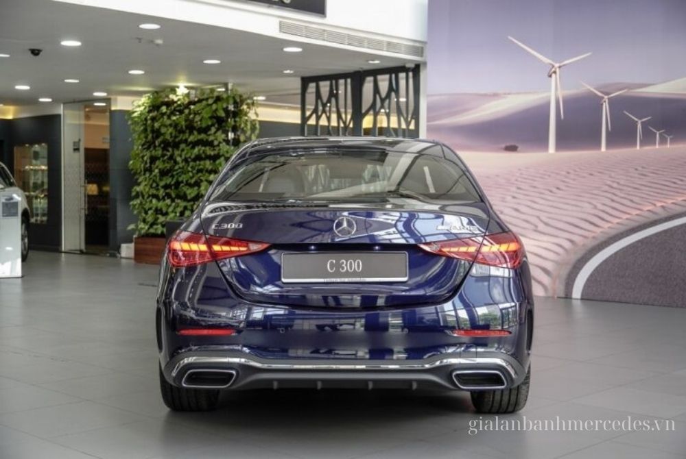 mercedes C-CLASS đuôi xe