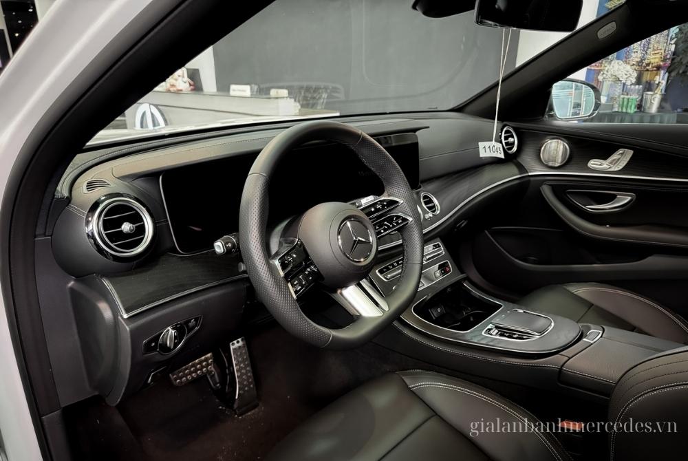 Mercedes E-CLASS nội thất