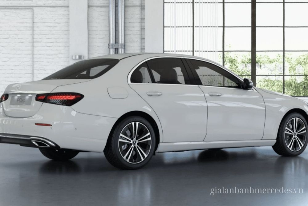 Đuôi xe E-CLASS