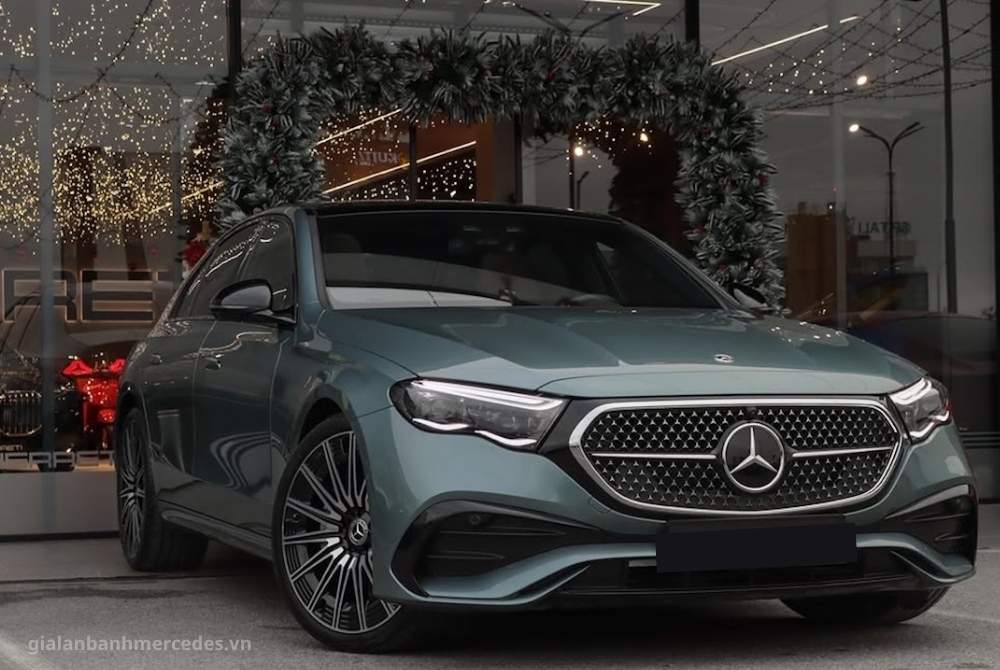 Mercedes Benz E300 all new xanh 2025 tổng quan