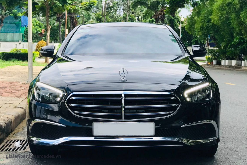 Mercedes E200 cuối năm ưu đãi và thủ tục