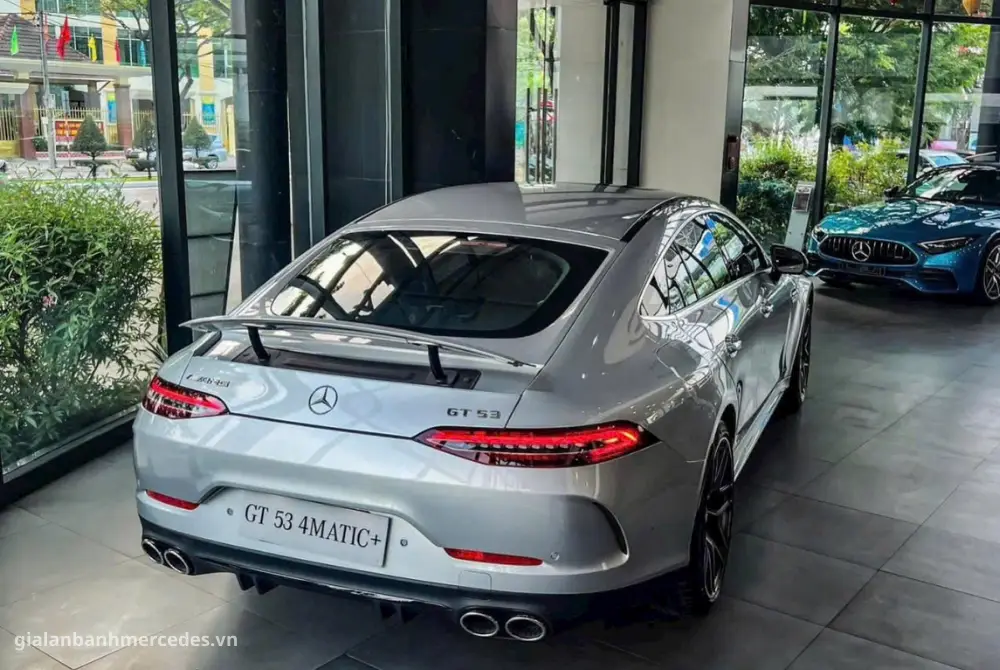 Đuôi xe Mercedes-AMG GT 53 4MATIC+ Coupé mạnh mẽ và sang trọng