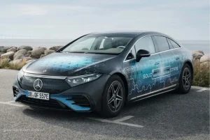 Mercedes EQS phá kỷ lục 1.205 km với pin thể rắn