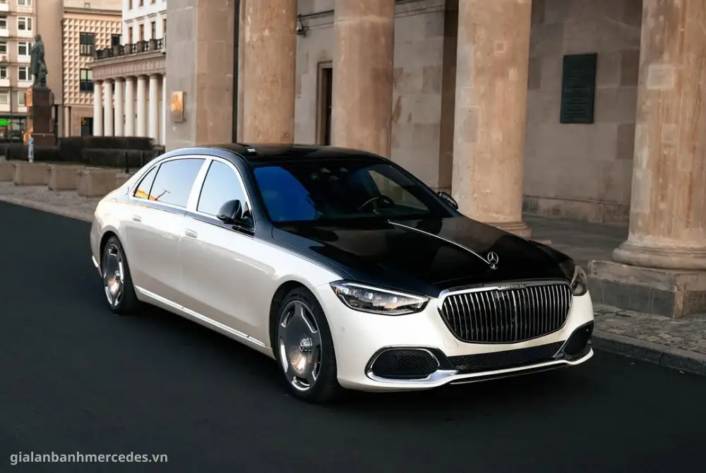 Ngoại thất Maybach S-Class hai tông màu