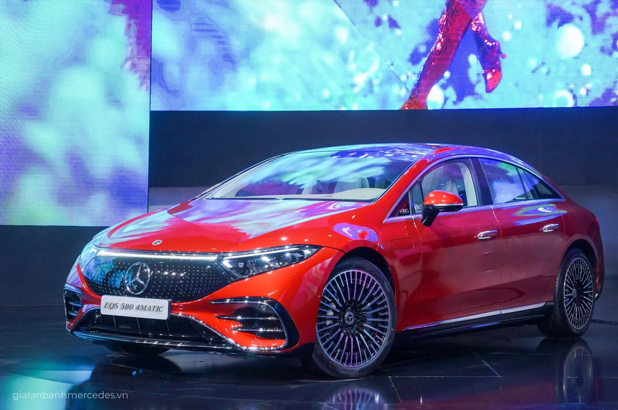 Mercedes EQS xe điện cao cấp tại Việt Nam