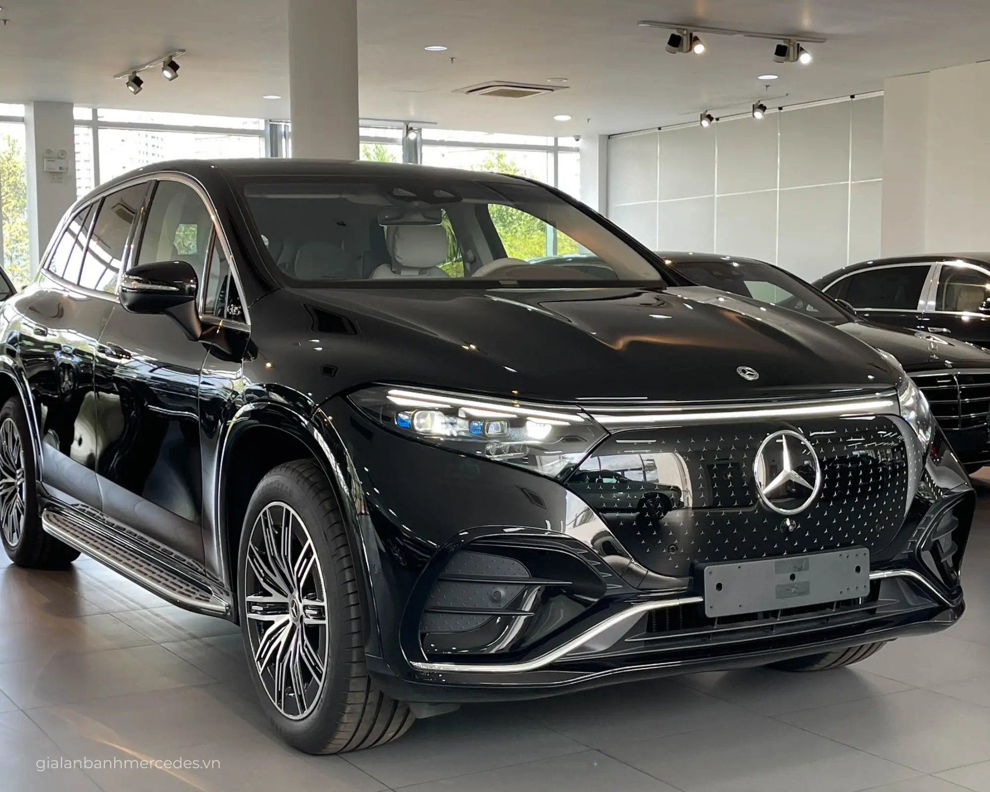 Xe điện Mercedes EQS 2025 sang trọng và hiện đại